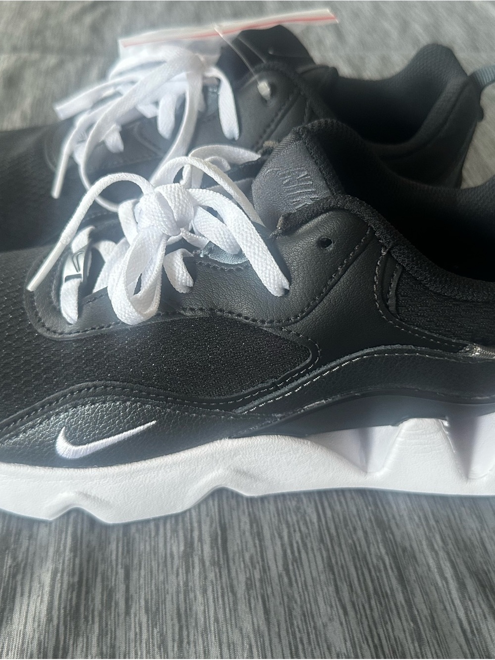 Nike Black and White Women's Athletic Sneakers